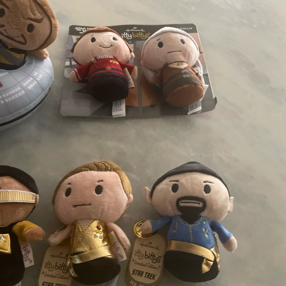 Hallmark itty bittys Star Trek plush toys U.S.S. Enterprise NCC-1701-D Rare HTF - Picture 4 of 13